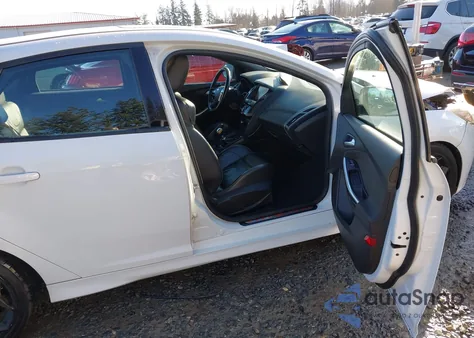 2014 Ford Focus St z USA, uszkodzony, nr VIN 1FADP3L96EL271259